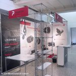 messestand-mit-regal